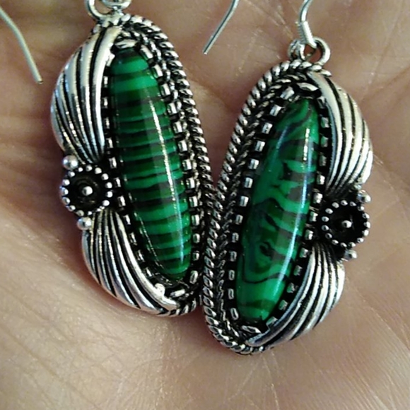 NWT OVAL MALACHITE EARRINGS - Picture 2 of 3